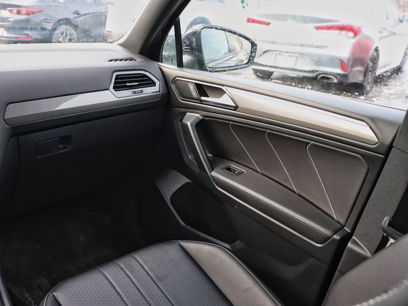 2022 Volkswagen Tiguan Comfortline R-Line Black Edition 4MOTION