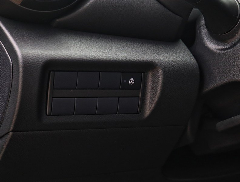 2024 Nissan Kicks SR FWD