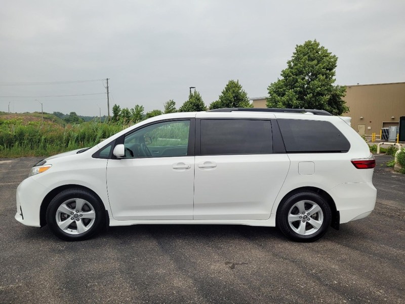 2019 Toyota Sienna LE 8-Passenger FWD