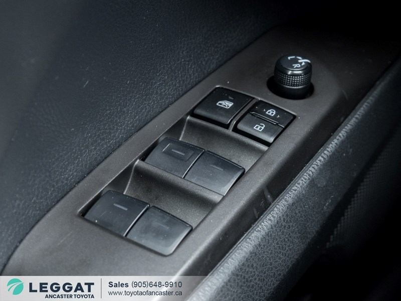 2024 Toyota Camry SE Auto