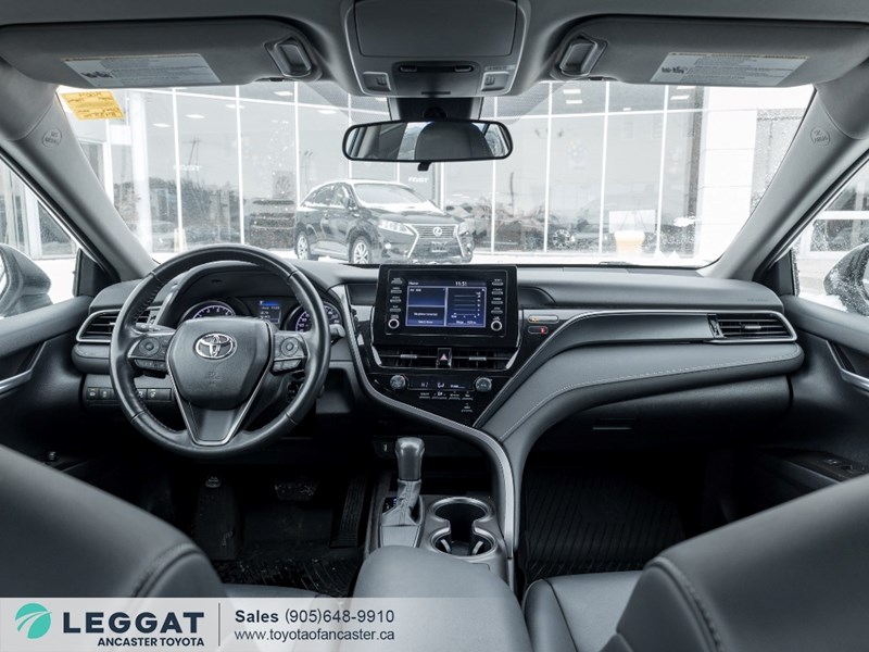 2024 Toyota Camry SE Auto