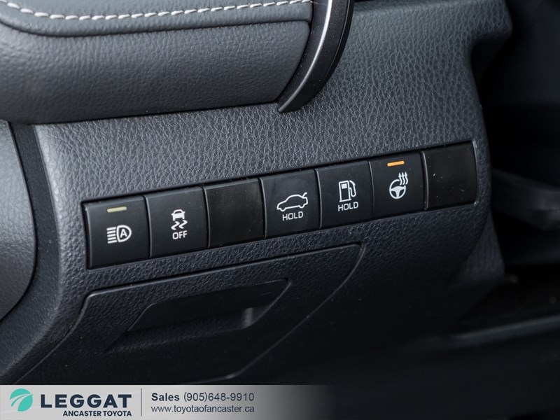 2024 Toyota Camry SE Auto