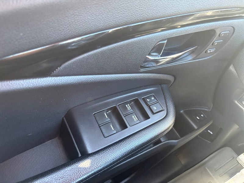 2019 Honda Pilot Touring 8-Passenger AWD|V6|TOWS 5,000LBS