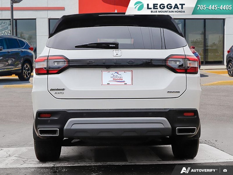 2025 Honda Pilot Touring AWD|Low KM|Accident Free