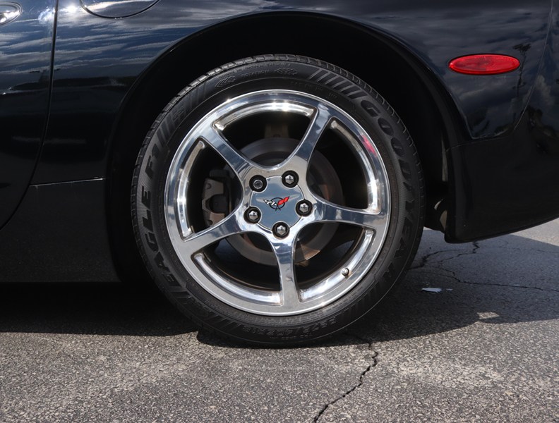 2004 Chevrolet Corvette 2dr Convertible