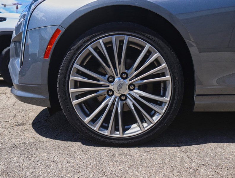 2022 Cadillac CT4 4dr Sdn Premium Luxury
