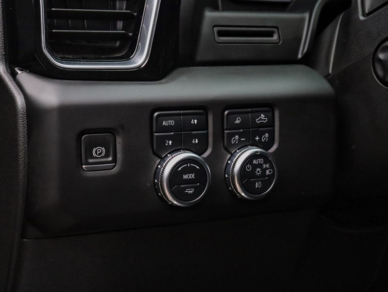 2022 GMC Sierra 1500 DENALI | 6.2L V8 | ROOF | ONLY71000KM | NEWBRAKES