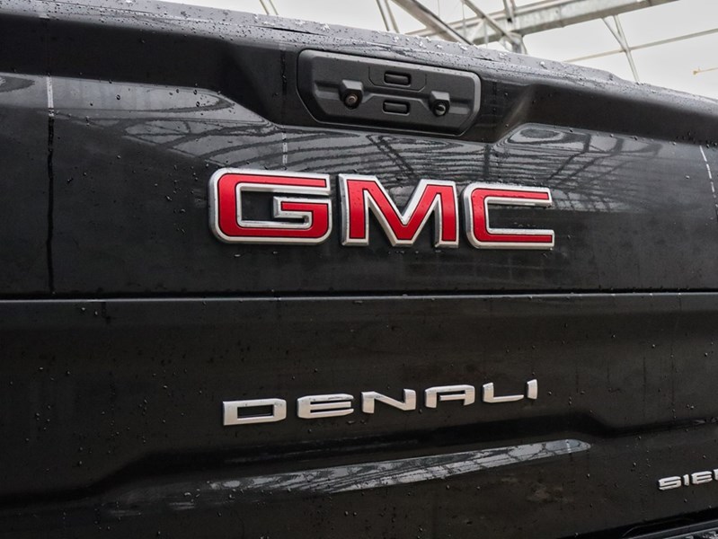 2022 GMC Sierra 1500 DENALI | 6.2L V8 | ROOF | ONLY71000KM | NEWBRAKES