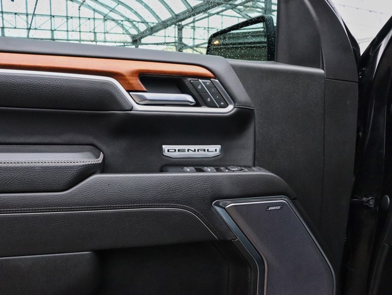 2022 GMC Sierra 1500 DENALI | 6.2L V8 | ROOF | ONLY71000KM | NEWBRAKES