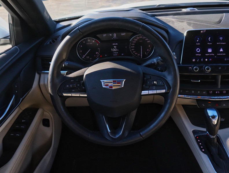 2023 Cadillac CT4 4dr Sdn Luxury