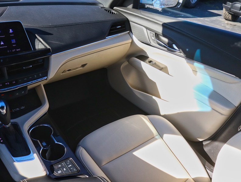 2023 Cadillac CT4 4dr Sdn Luxury