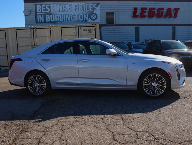 2023 Cadillac CT4 4dr Sdn Premium Luxury