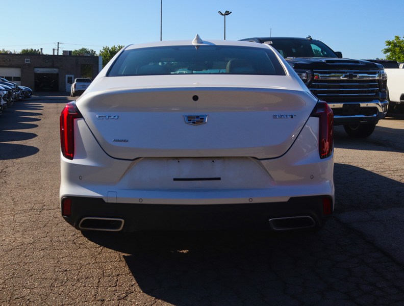 2023 Cadillac CT4 4dr Sdn Premium Luxury