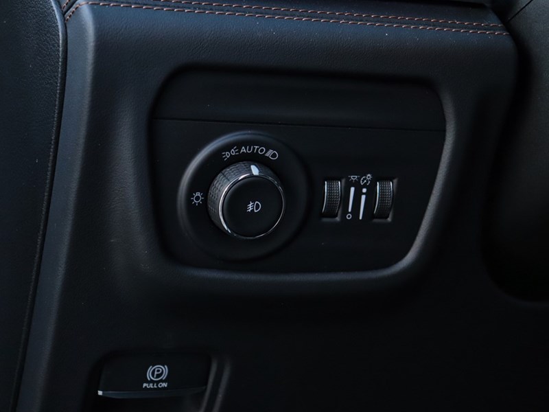 2023 Jeep Grand Cherokee SUMMIT| RESERVE | REARMEDIA | HUD | 4X4 | NOCLAIMS