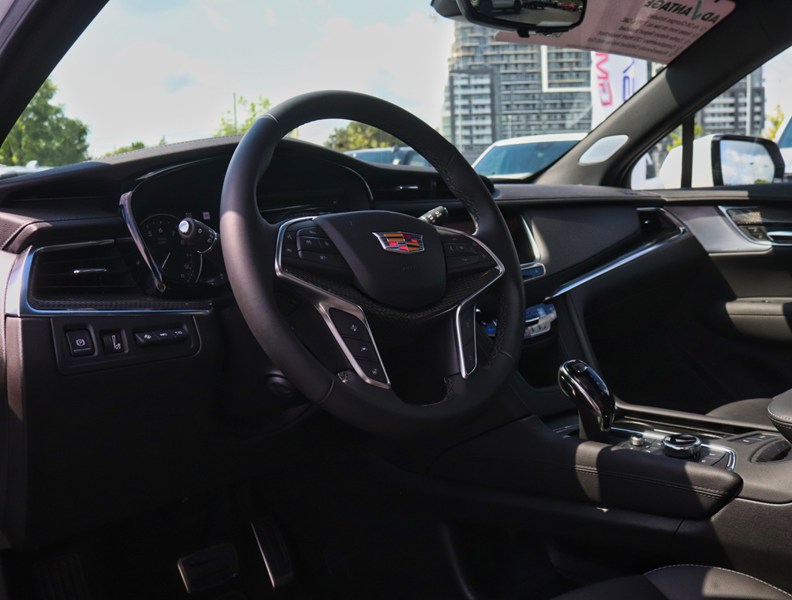 2026 Cadillac XT5 AWD 4dr Sport