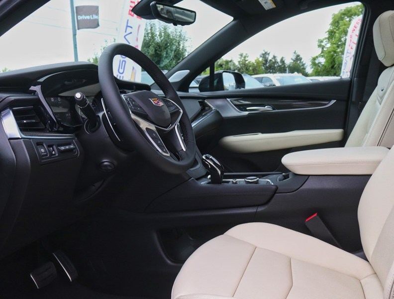 2026 Cadillac XT5 AWD 4dr Sport