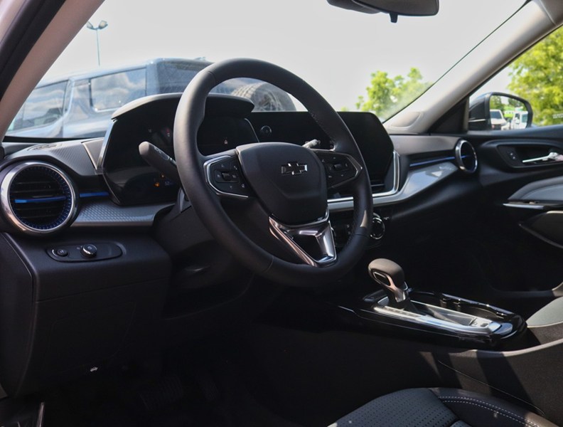 2026 Chevrolet Trax FWD 4dr LT