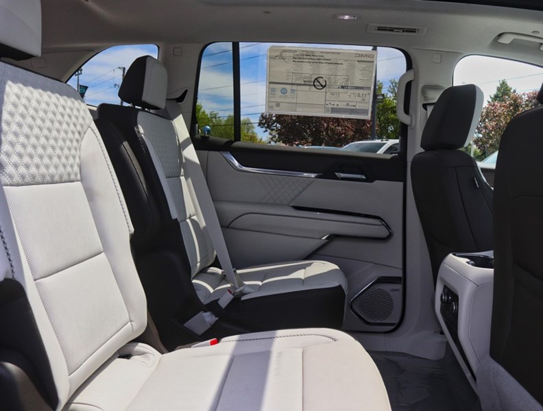 2026 GMC Acadia AWD 4dr Denali
