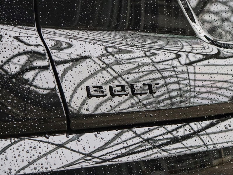 2027 CHEVROLET BOLT FWD 4dr RS