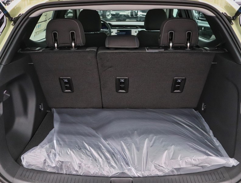 2027 Chevrolet Bolt FWD 4dr LT