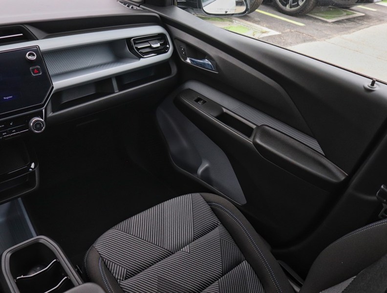 2027 Chevrolet Bolt FWD 4dr LT