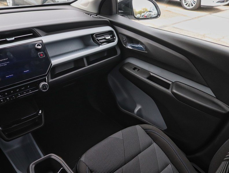2027 Chevrolet Bolt FWD 4dr LT