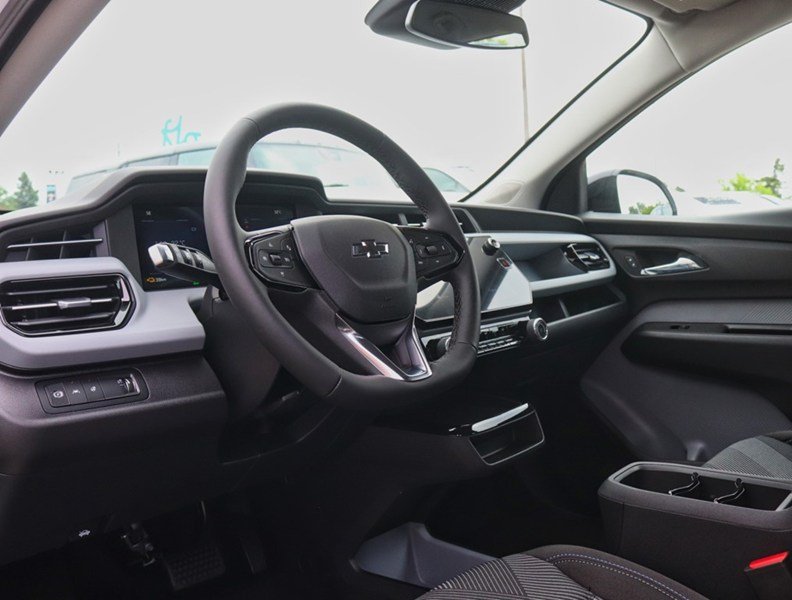 2027 Chevrolet Bolt FWD 4dr LT