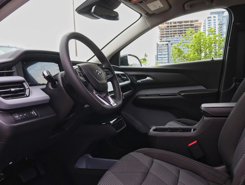 2027 Chevrolet Bolt FWD 4dr LT