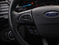 2017 Ford Escape Titanium | 2.0L | ROOF | NAV | BLIS | 19s