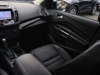 2017 Ford Escape Titanium | 2.0L | ROOF | NAV | BLIS | 19s
