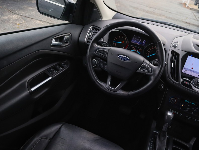 2017 Ford Escape Titanium | 2.0L | ROOF | NAV | BLIS | 19s