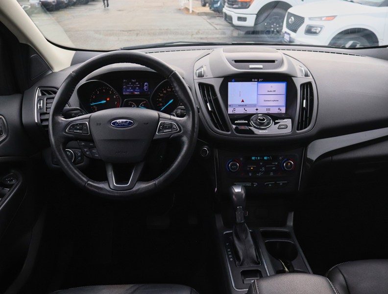 2017 Ford Escape Titanium | 2.0L | ROOF | NAV | BLIS | 19s