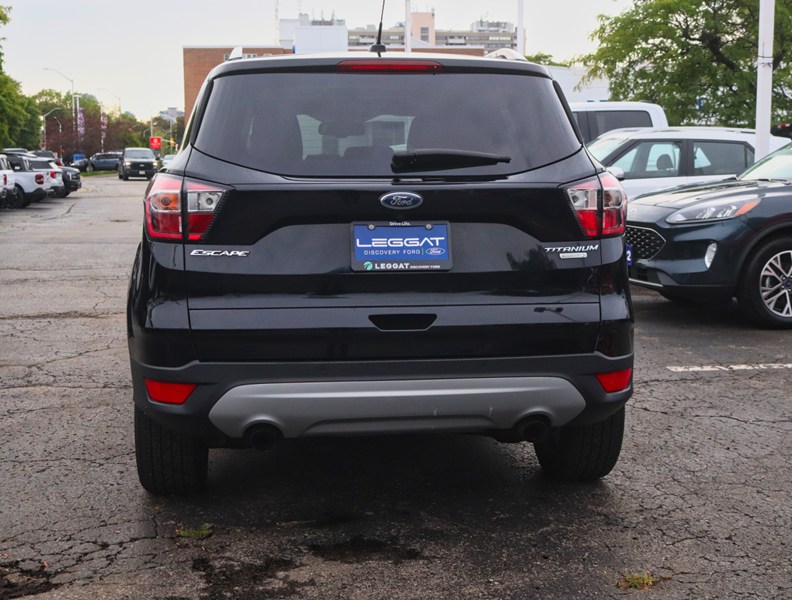 2017 Ford Escape Titanium | 2.0L | ROOF | NAV | BLIS | 19s