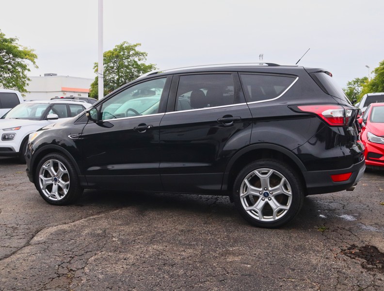 2017 Ford Escape Titanium | 2.0L | ROOF | NAV | BLIS | 19s