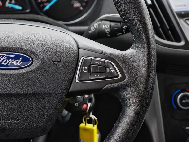 2018 Ford Escape SEL | 1.5L | ROOF | NAV | TOW | PWR LFT GATE