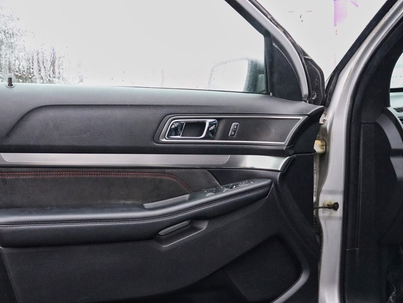 2019 Ford Explorer XLT | 4WD | 2.3L | XLT APP PKG | TWO | NAV | ROOF