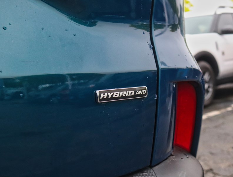 2020 Ford Escape Titanium Hybrid | AWD | NAV | LEATHER | B&O