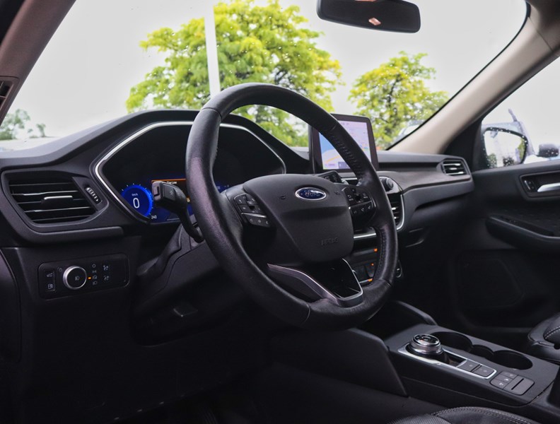 2020 Ford Escape Titanium Hybrid | AWD | NAV | LEATHER | B&O