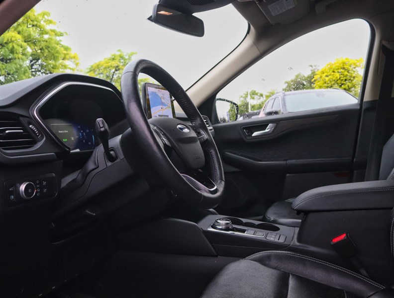 2020 Ford Escape Titanium Hybrid | AWD | NAV | LEATHER | B&O