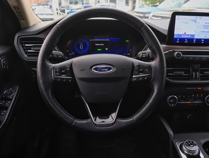 2020 Ford Escape Titanium Hybrid | AWD | ROOF | NAV | LEATHER