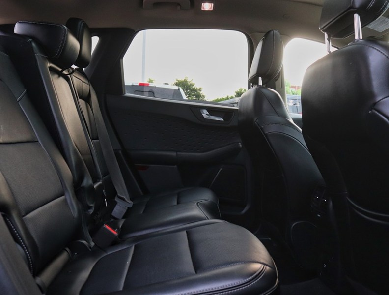 2020 Ford Escape Titanium Hybrid | AWD | ROOF | NAV | LEATHER