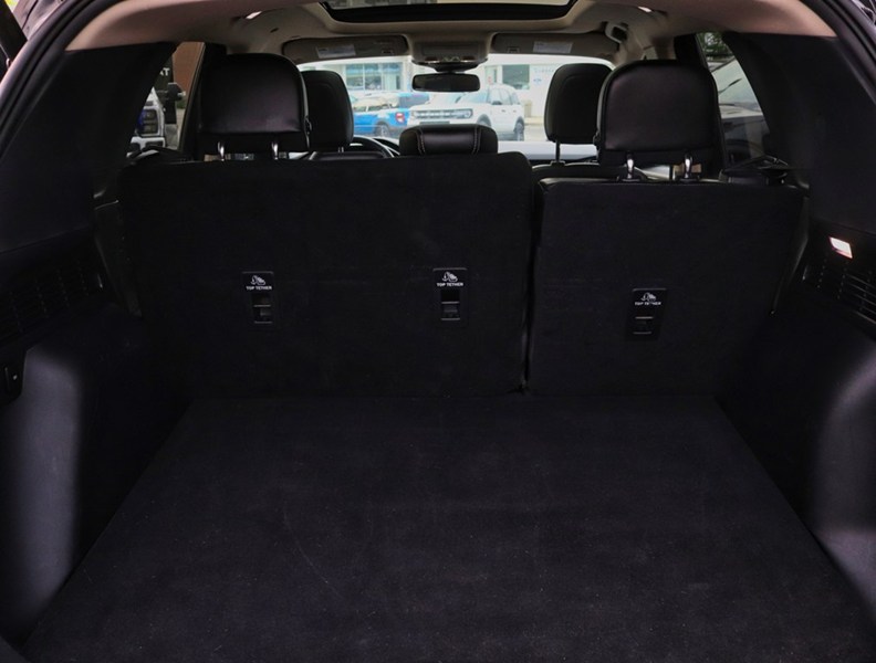 2020 Ford Escape Titanium Hybrid | AWD | ROOF | NAV | LEATHER