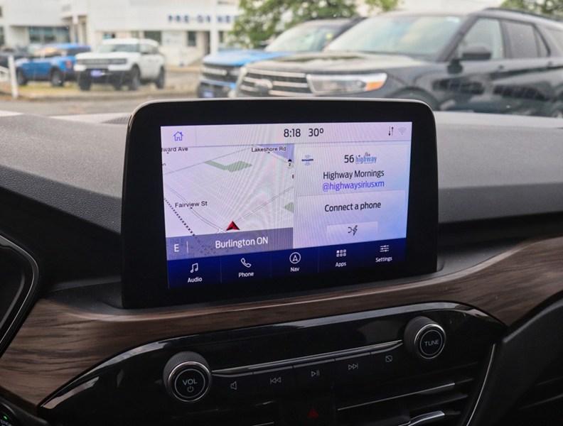 2020 Ford Escape Titanium Hybrid | AWD | ROOF | NAV | LEATHER