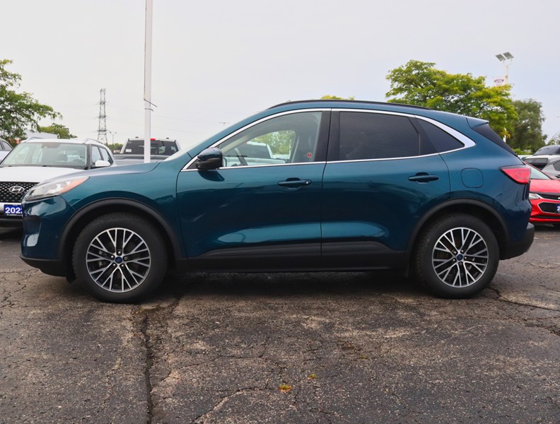 2020 Ford Escape Titanium Hybrid | AWD | PREM PKG | ROOF | NAV |B&O
