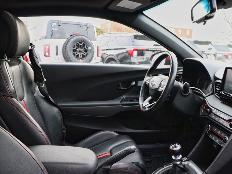 2020 Hyundai Veloster Turbo | Manual | PANO ROOF | LEATHER | HTD STR WHL