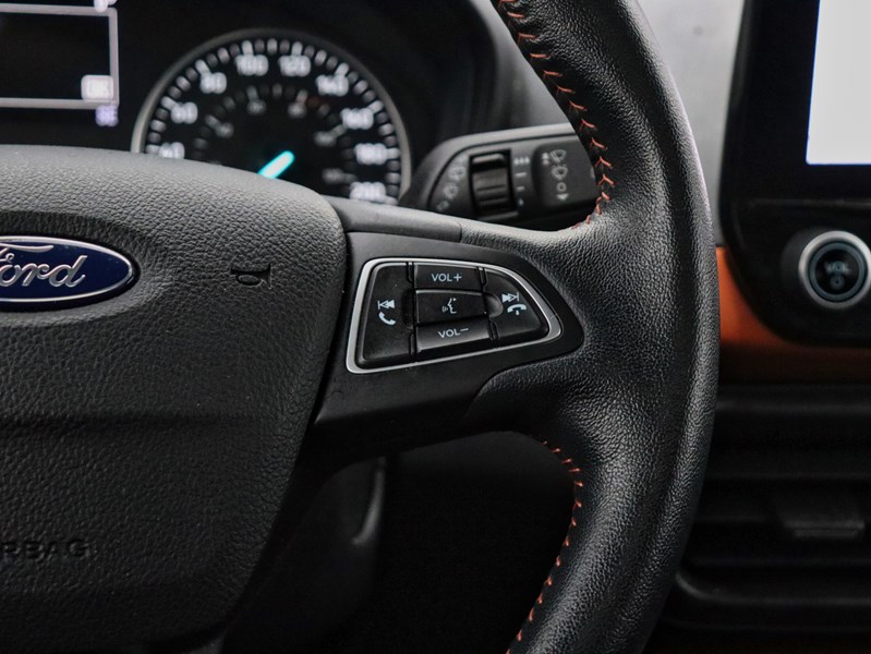 2022 Ford EcoSport SE | 4WD | 2.0L | NAV | REAR CAM | HTD SEATS | 17s