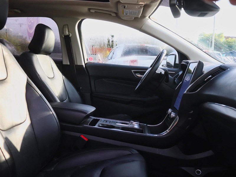 2022 Ford Edge Titanium | AWD | NAV | ROOF | TOW | HTD STR WHL