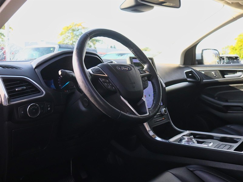 2022 Ford Edge Titanium | AWD | NAV | ROOF | TOW | HTD STR WHL