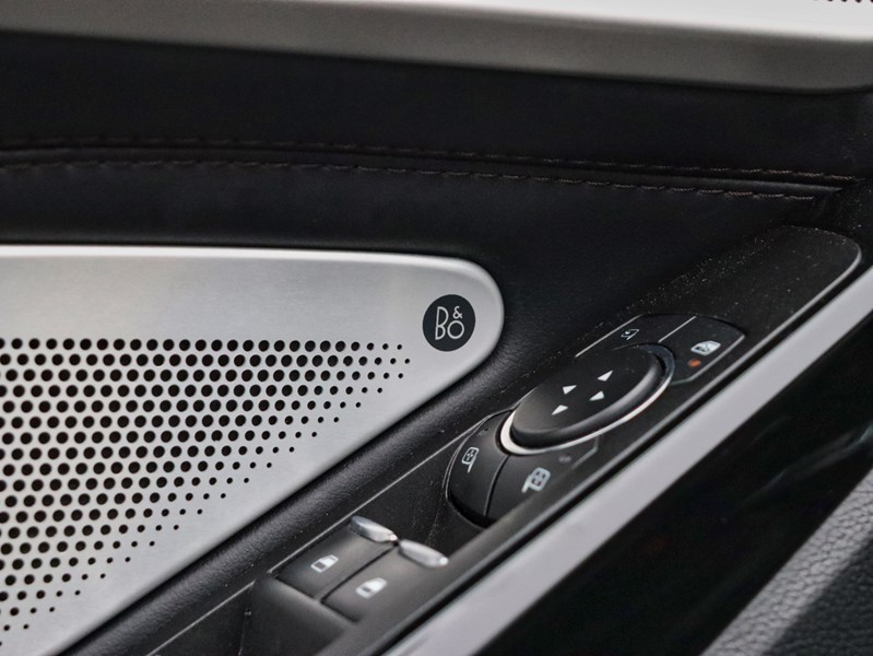 2022 Ford Explorer Platinum | 4WD | 3.0L | TECH PKG | ROOF | NAV |21s