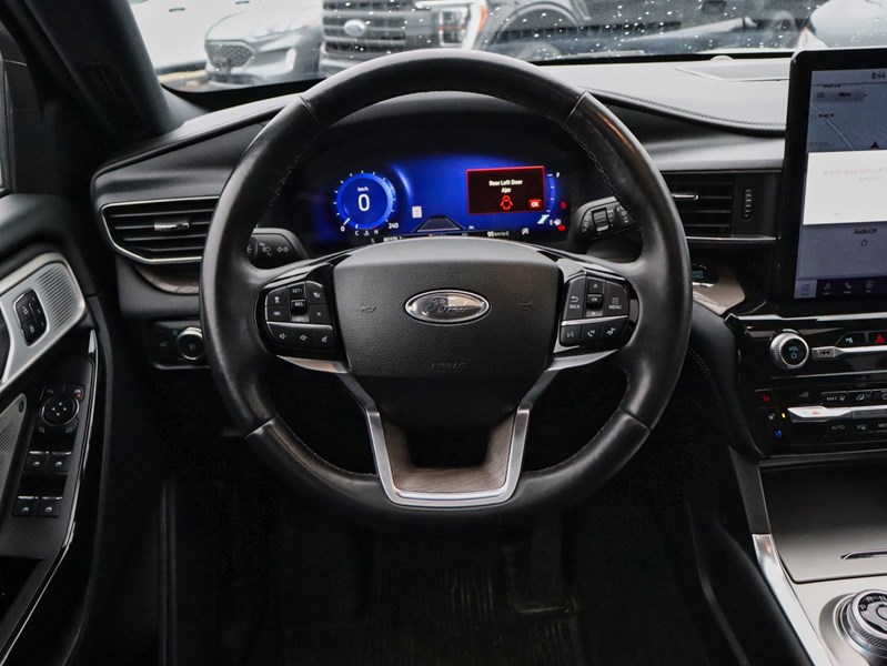 2022 Ford Explorer Platinum | 4WD | 3.0L | TECH PKG | ROOF | NAV |21s